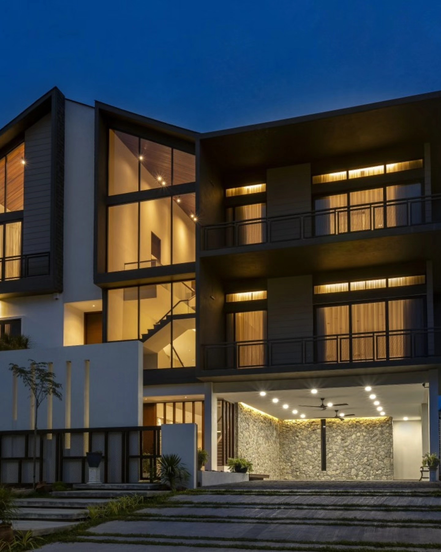 Dynamic Content Image